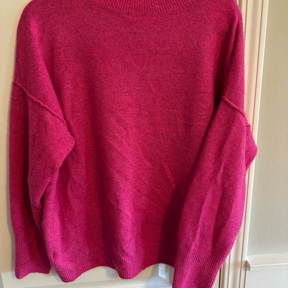 Vince Camuto Vibrant Pink Crew Neck Sweater - Picture 2 of 4